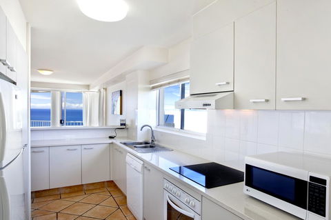 La Mer Sunshine Beachfront - Accommodation Nelson Bay 6