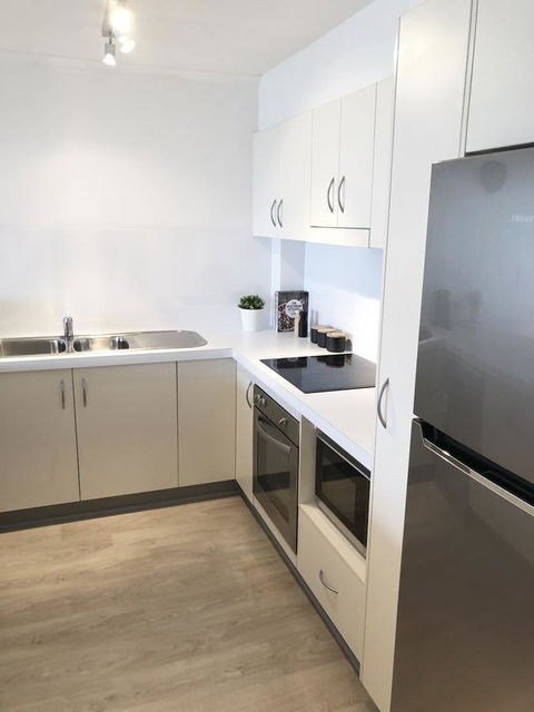 Sunshine Beach Luxe Apartment - Accommodation Nelson Bay 9