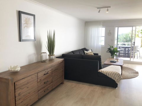 Sunshine Beach Luxe Apartment - Accommodation Nelson Bay 23