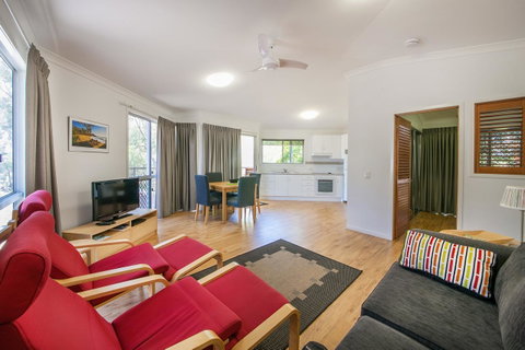 Sunset Cabins 1770 - Accommodation Nelson Bay 5