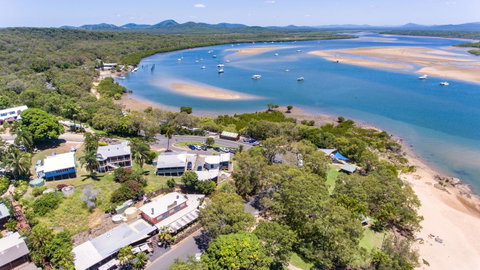 Sunset Cabins 1770 - Accommodation Nelson Bay 4