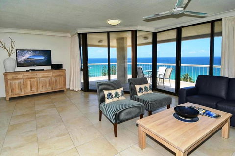 Coolum Caprice - Accommodation Nelson Bay 32