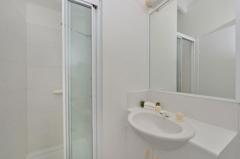 Seascape Holidays At Beachfront Terraces - Accommodation Nelson Bay 7