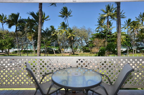 Seascape Holidays At Beachfront Terraces - Accommodation Nelson Bay 2