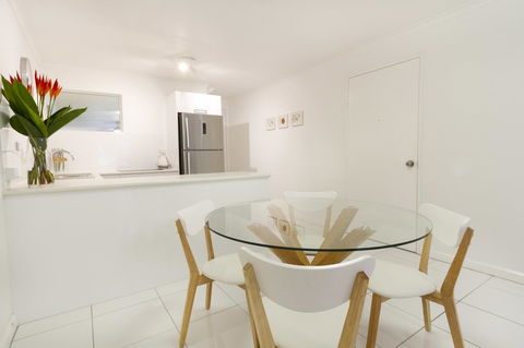 The White House Port Douglas - Accommodation Nelson Bay 13