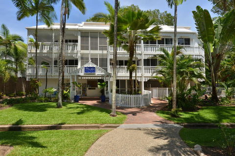 The White House Port Douglas - Accommodation Nelson Bay 0