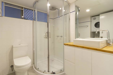 The White House Port Douglas - Accommodation Nelson Bay 4