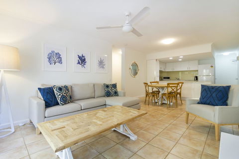 The White House Port Douglas - Accommodation Nelson Bay 28