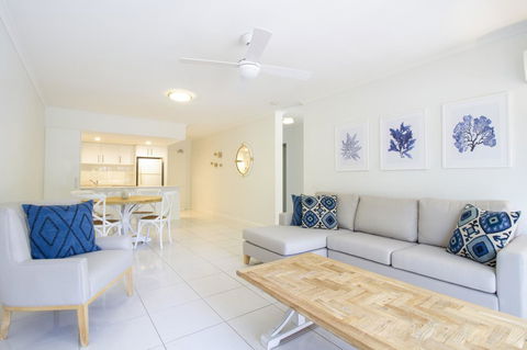 The White House Port Douglas - Accommodation Nelson Bay 5