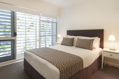 The White House Port Douglas - Accommodation Nelson Bay 6