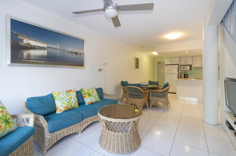 The White House Port Douglas - Accommodation Nelson Bay 24