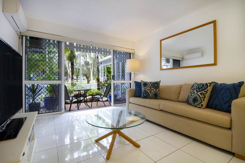 The White House Port Douglas - Accommodation Nelson Bay 3