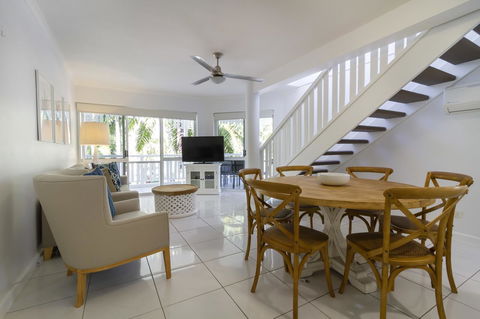 The White House Port Douglas - Accommodation Nelson Bay 7