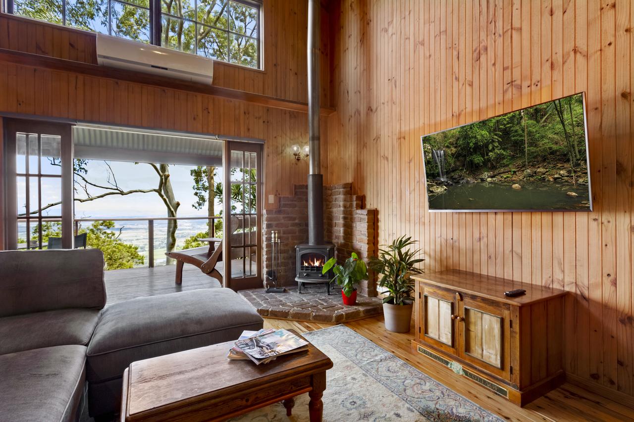 North Tamborine QLD Accommodation Nelson Bay