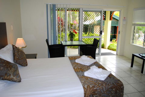 The Port Douglas Queenslander - Accommodation Nelson Bay 42