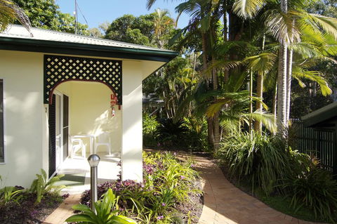 The Port Douglas Queenslander - Accommodation Nelson Bay 27