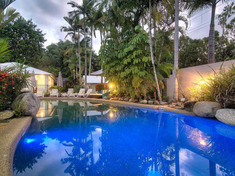 The Port Douglas Queenslander - Accommodation Nelson Bay 24