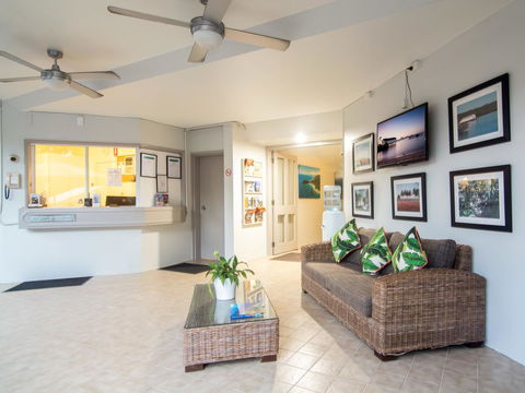 The Port Douglas Queenslander - Accommodation Nelson Bay 23