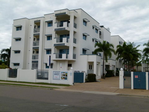 Madison Ocean Breeze Apartments - Accommodation Nelson Bay 2