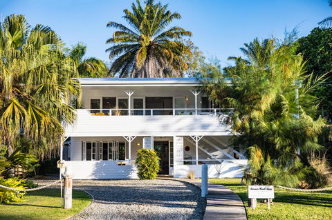 Jamaica Beach House - Accommodation Nelson Bay 0