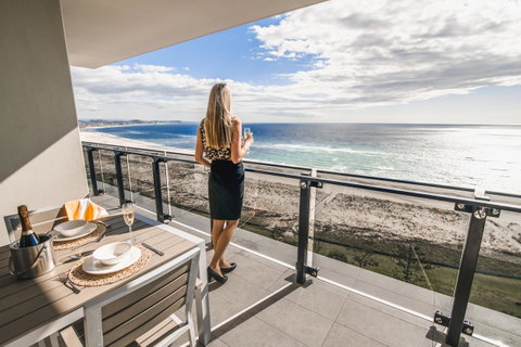 Iconic Kirra Beach Resort - Accommodation Nelson Bay 0