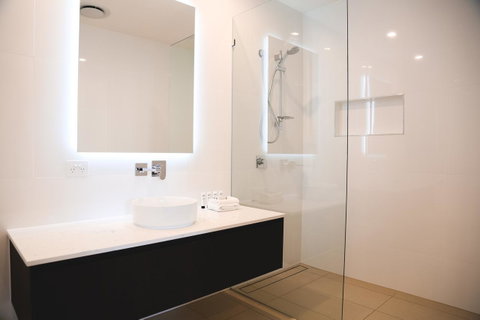 Iconic Kirra Beach Resort - Accommodation Nelson Bay 10