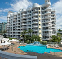 Broadbeach Holiday Apartments - Accommodation Nelson Bay