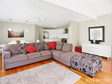 Beach House On Tradewinds Avenue - Accommodation Nelson Bay 3