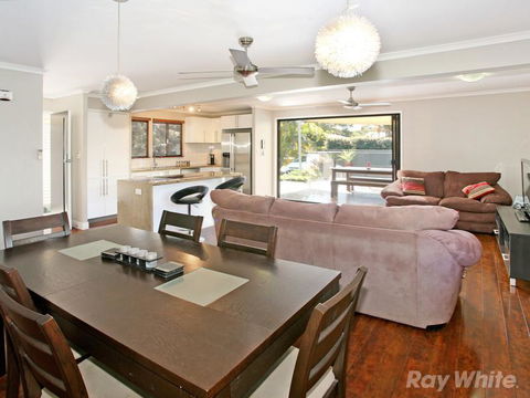 Beach House On Jones Parade, Central Coolum Beach - Accommodation Nelson Bay 6