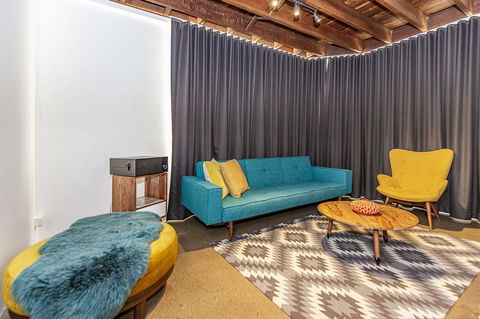 The Pink Hotel Coolangatta - Accommodation Nelson Bay 21