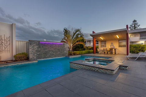 Platinum International - Accommodation Nelson Bay 24