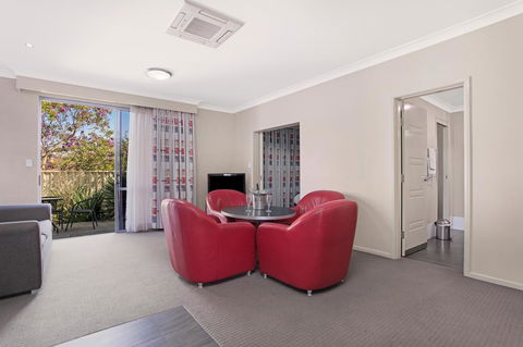 Platinum International - Accommodation Nelson Bay 13