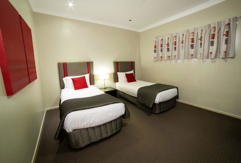 Platinum International - Accommodation Nelson Bay 12