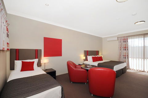 Platinum International - Accommodation Nelson Bay 8