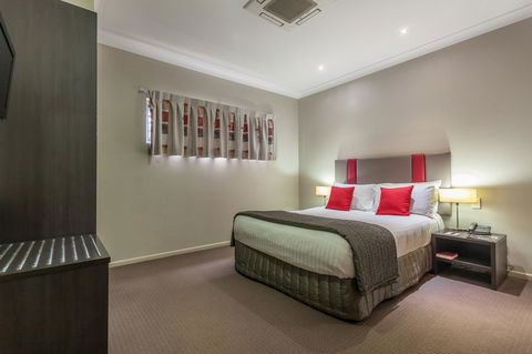 Platinum International - Accommodation Nelson Bay 3