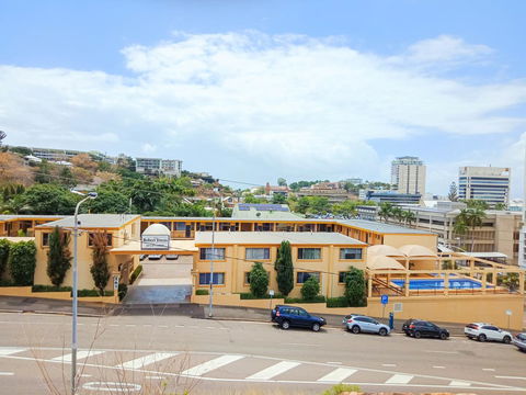 The Robert Towns - Accommodation Nelson Bay 13