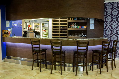The Robert Towns - Accommodation Nelson Bay 14