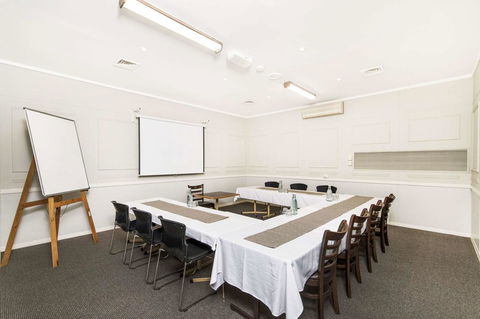 The Robert Towns - Accommodation Nelson Bay 19