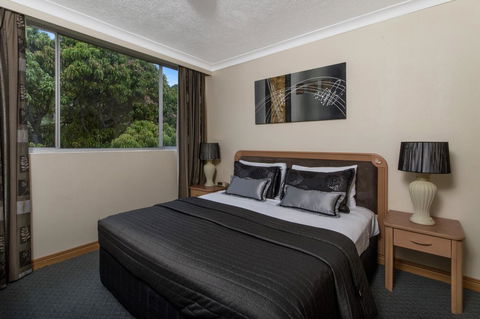The Robert Towns - Accommodation Nelson Bay 3