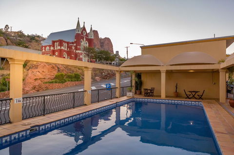 The Robert Towns - Accommodation Nelson Bay 11