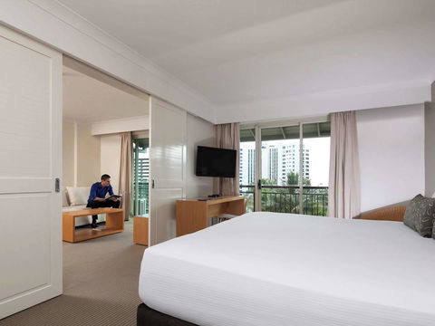 Novotel Cairns Oasis Resort - Accommodation Nelson Bay 41