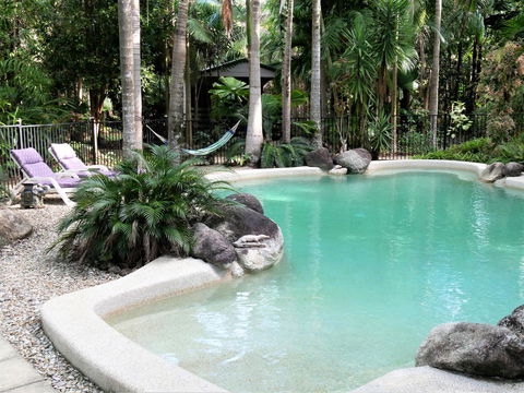 Boutique Bungalows - Accommodation Nelson Bay 10