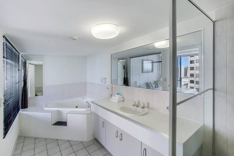 Catalina Resort - Accommodation Nelson Bay 7