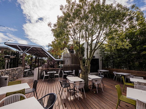Eatons Hill Hotel - Nelson Bay Accommodation.com 36