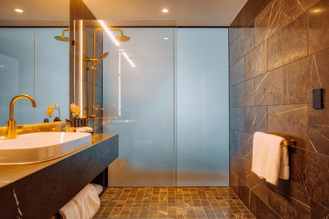 Eatons Hill Hotel - Nelson Bay Accommodation.com 20