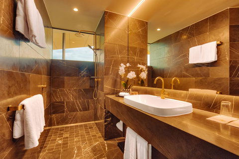 Eatons Hill Hotel - Nelson Bay Accommodation.com 11