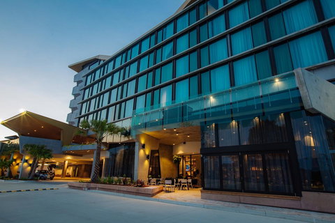 Eatons Hill Hotel - Nelson Bay Accommodation.com 2