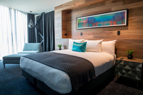 Eatons Hill Hotel - Nelson Bay Accommodation.com 24