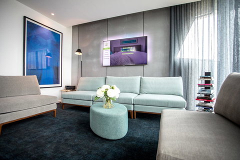 Eatons Hill Hotel - Nelson Bay Accommodation.com 32