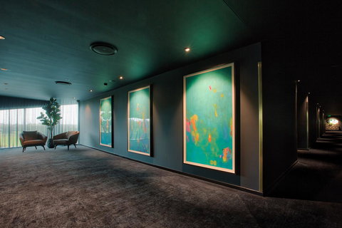 Eatons Hill Hotel - Nelson Bay Accommodation.com 9